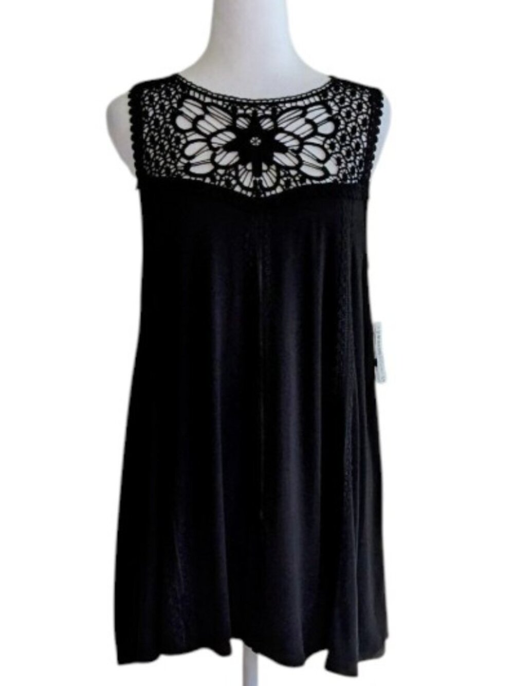 TORRID SUPER SOFT Women's Crochet and Lace Accent Tank  Size 10 (M/L) Black NWT